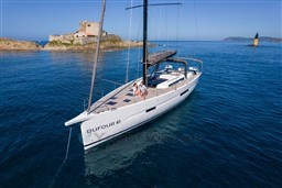 9b020_ef5yd_dufour-61-sailing-yacht-luxury-37.jpg