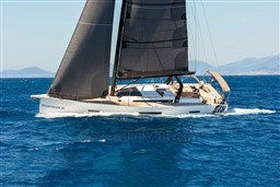 36991_vozfo_dufour-61-sailing-yacht-luxury-5-min-v2.jpg