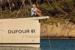 a6ad0_epq77_dufour-61-sailing-yacht-luxury-29-min.jpg