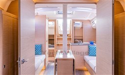 a499d_y2twf_18-dufour-37-luxury-sailboat-for-sale-dufour-yachts.jpg