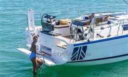 3d841_iadeb_12-dufour-37-luxury-sailboat-for-sale-dufour-yachts.jpg