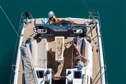 76c96_h1urm_dufour_390_2.jpg