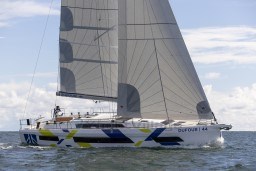 bbb8e_5n0jp_dufour_44_navigation.jpg