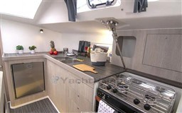 f8710_6.jpg