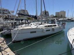 56c96_49d8v_oceanis_38_la_grande_motteimg_7279.jpg
