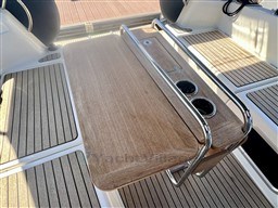 258dd_0dg9v_sun_odyssey_380_la_grande_motteimg_6115.jpg