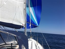 3878b_jwtag_oceanis_40_la_grande_motte1_spi_ass.JPG