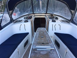 ab00f_yfqxt_oceanis_40_la_grande_mottecockpit_3.jpg