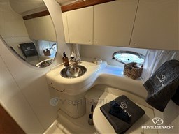 37b9c_tuzit_30_cranchi_endurance_39_privilege_yacht.jpg