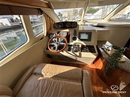 c31c2_a2uxb_16_sea_ray_544_sedan_privilege_yacht.jpg