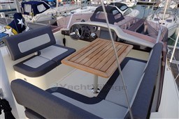 a1e3d_243_568_6.jpg