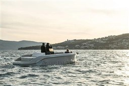 41696_qrdsstgbmtbtbhldzrrw.jpg