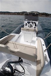 b7109_9.jpg