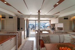 3bd3d_8syyt_a50sail-salon_galley-_dsc2688.jpg