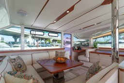 dea58_orzyc_a50sail-salon_galley-_dsc2685.jpg