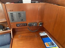 ef82a_382_446_9.jpg