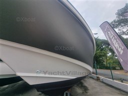 224d4_boston_whaler_320_outrage-80.jpg