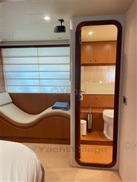 2fbea_ferretti_681-25.jpg