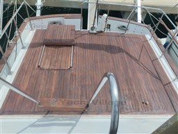 c03be_grand_banks_42_classic-8.jpg