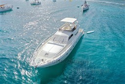 0578b_ferretti_175_fly-13.jpg