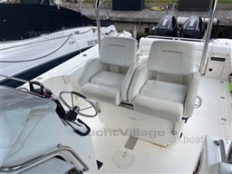 27690_boston_whaler_28_outrage-15.jpg