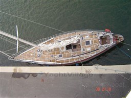 b8323_jade_48_alu_one_off-4.jpg
