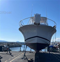 f68bc_luhrs_36_convertible-3.jpg