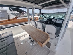 33b2e_axopar_37_sun_top-11.jpg