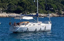 9a2d9_dufour_325_grand_large-31.jpg