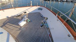 b0354_falcon_82_s-15.jpg