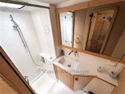 9d610_lagoon_20450t_20catamaran_018.jpg