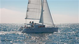 efc5b_lagoon_20450_20catamaran_000cover.jpg