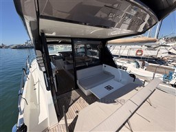 07c82_2.jpg