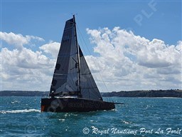 27d02_218_880_18.jpg