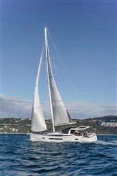 Jeanneau_Yachts_65_57.jpg