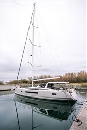 Jeanneau_Yachts_65_9.jpg