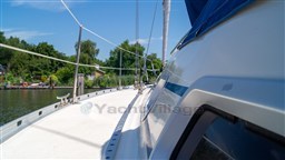 Bavaria 320 Sport (13)