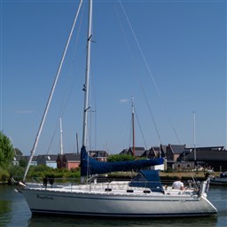 Bavaria 320 Sport (1)