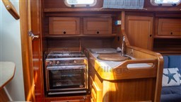 Bavaria 320 Sportline (5)