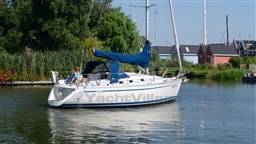 Bavaria 320 Sport (2)