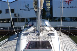 Bavaria 370