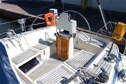 Bavaria 370