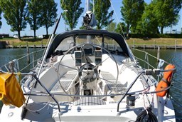 Bavaria 370