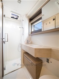 Lagoon 51 - 2024 - Catwalk