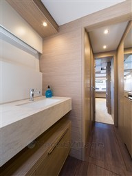 Lagoon 51 - 2024 - Catwalk