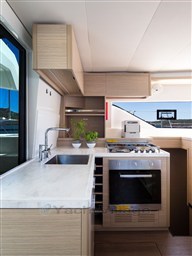 Lagoon 51 - 2024 - Catwalk