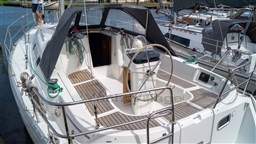 Beneteau Oceanis 331 Clipper (19).jpg