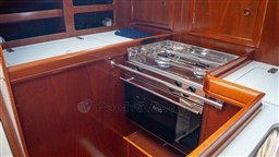 Beneteau Oceanis 331 Clipper (27).jpg