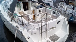 Beneteau Oceanis 331 Clipper (18).jpg