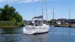 Beneteau Oceanis 331 Clipper (8).jpg